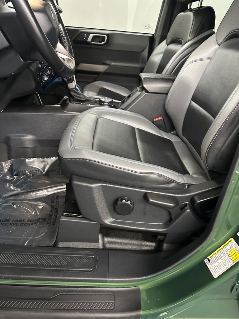 Used 2022 Ford Bronco Black Diamond image 13