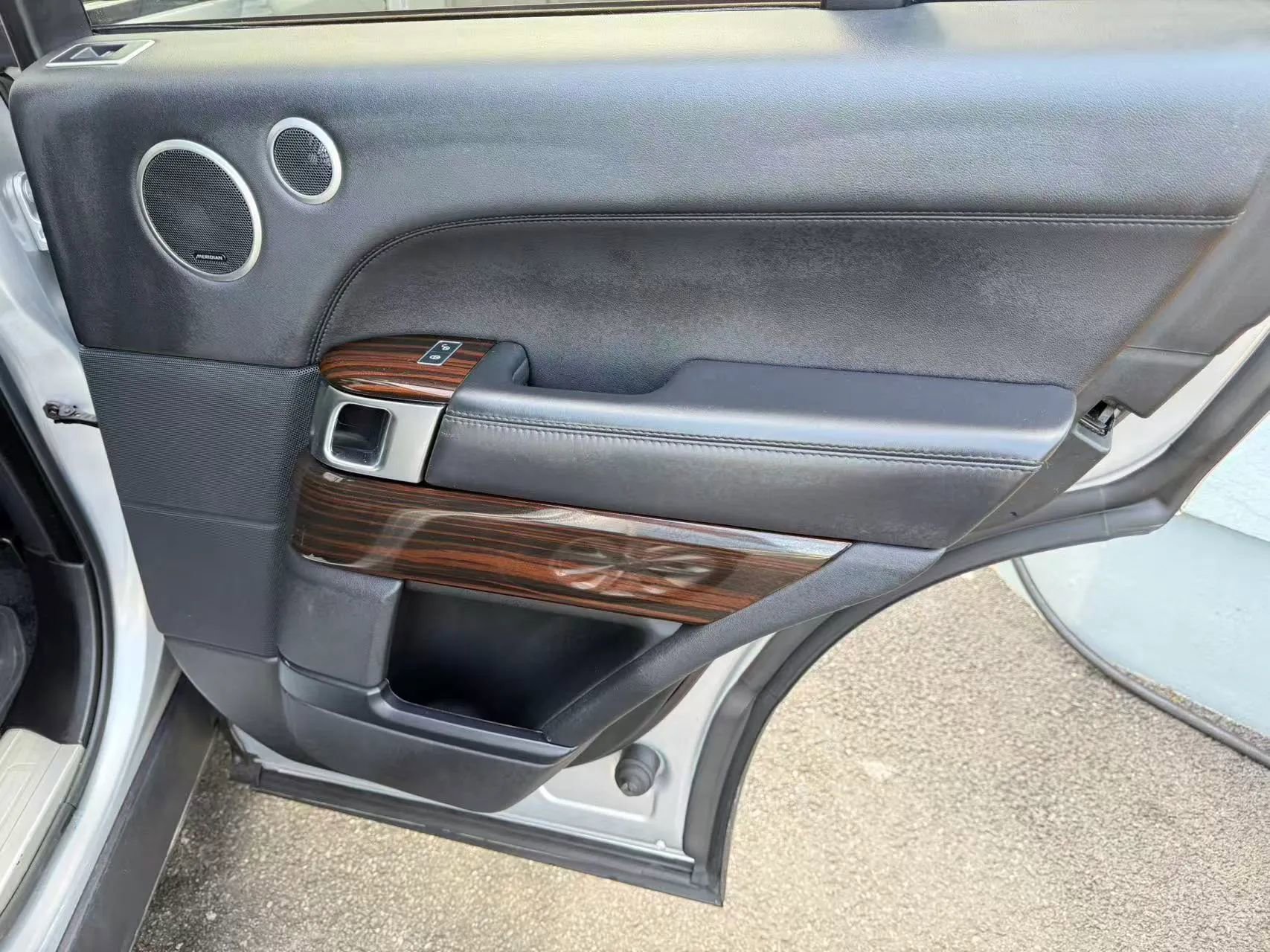 Used 2016 Land Rover Range Rover HSE image 22