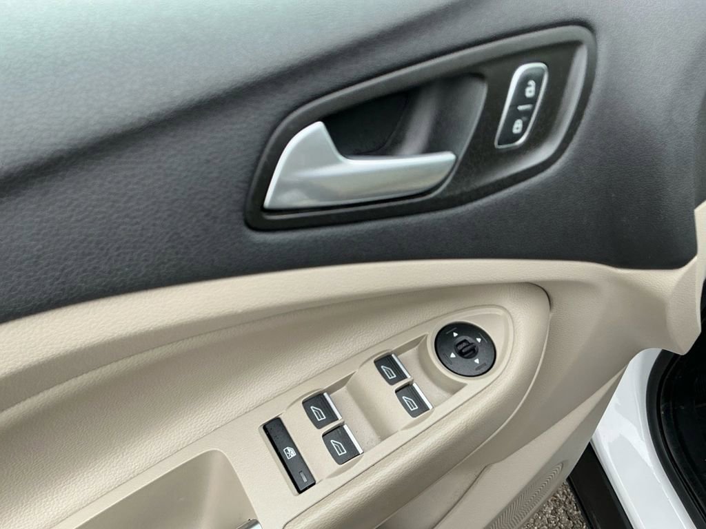 Used 2019 Ford Escape SEL FWD image 16