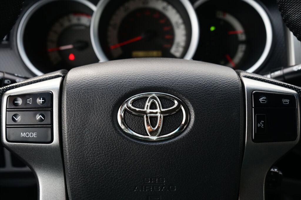 Used 2012 Toyota Tacoma 4x4 Double Cab image 23