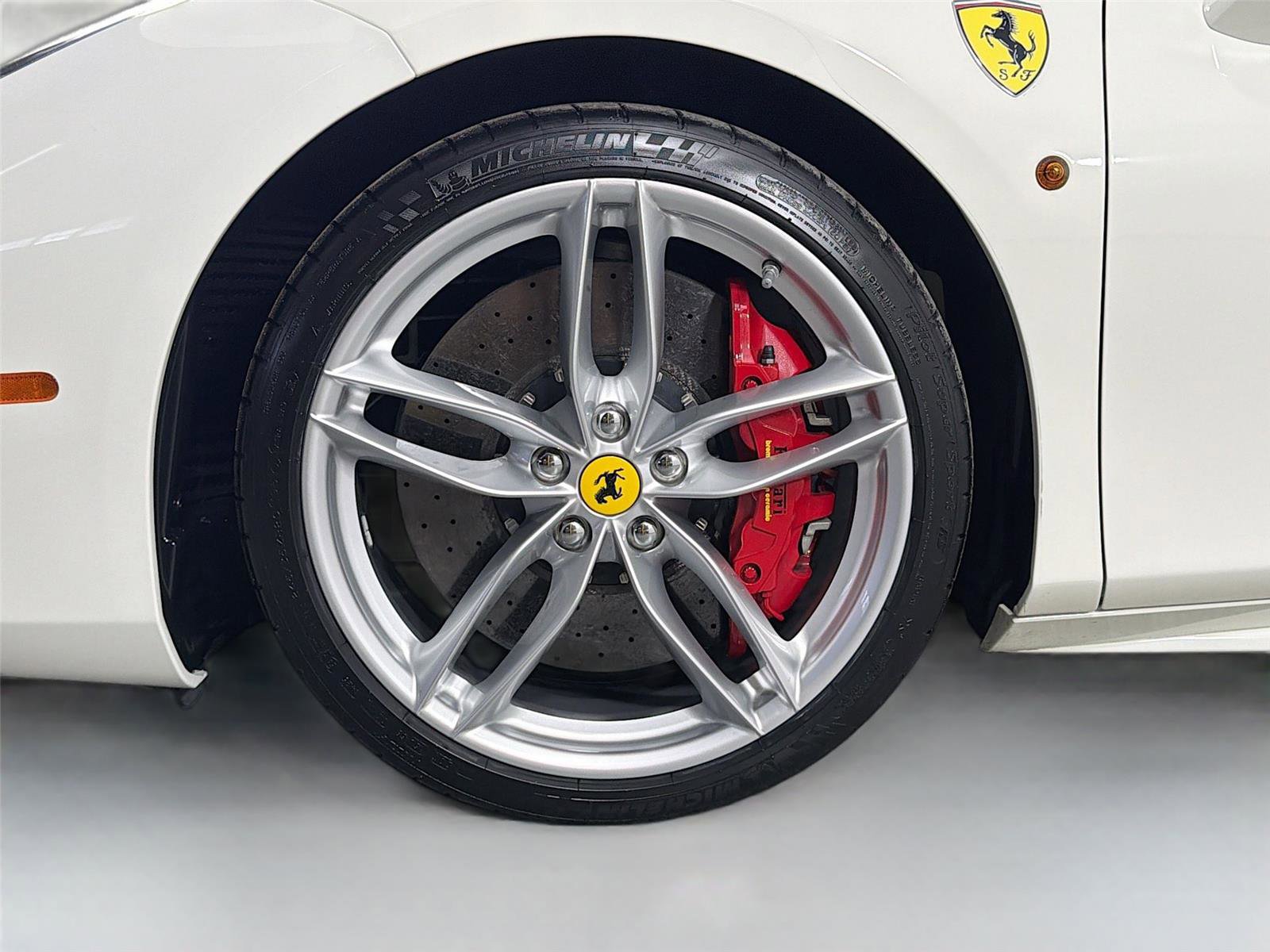 Used 2018 Ferrari 488 Spider RWD image 11
