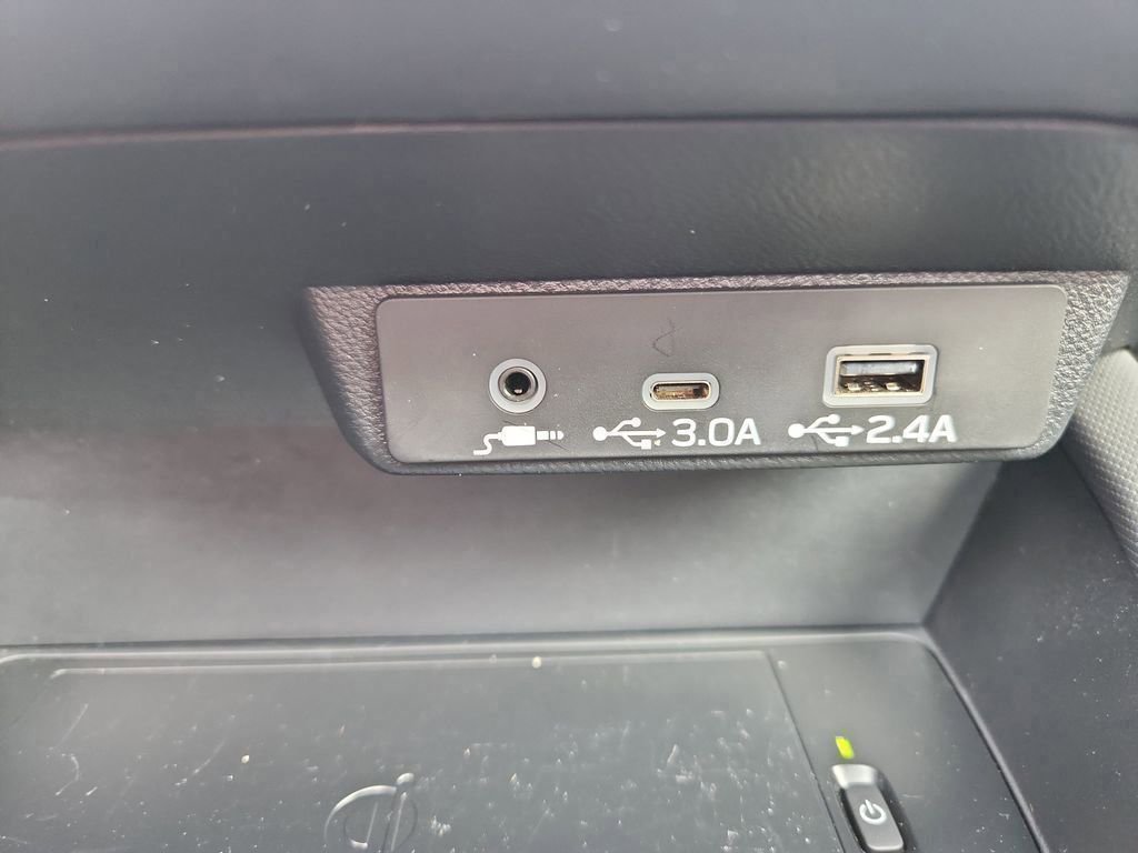 Used 2025 Subaru Forester Limited image 28