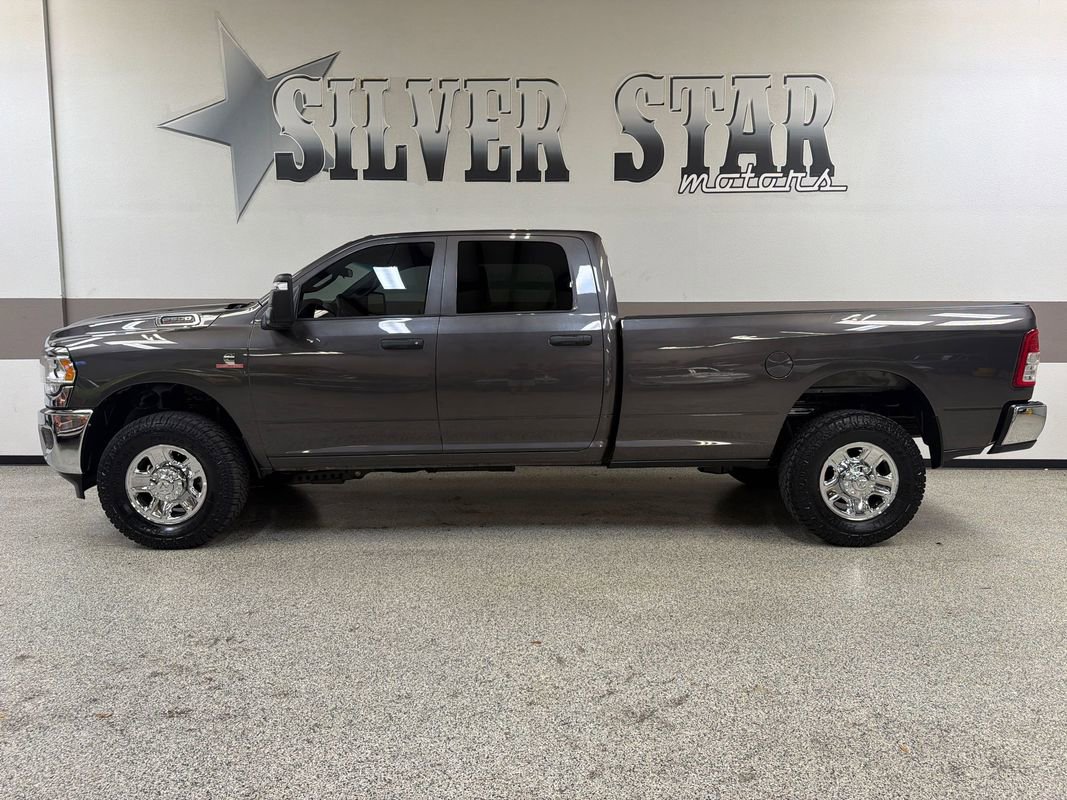 Used 2024 RAM 2500 Tradesman w/ Chrome Appearance Group AWD/4WD image 1