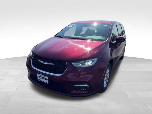 Used 2023 Chrysler Pacifica Touring-L FWD image 2