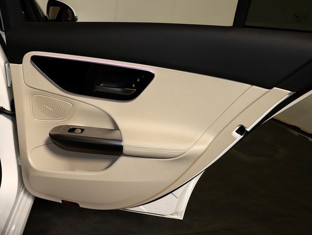 Used 2024 Mercedes-Benz C 300 4MATIC Sedan image 30