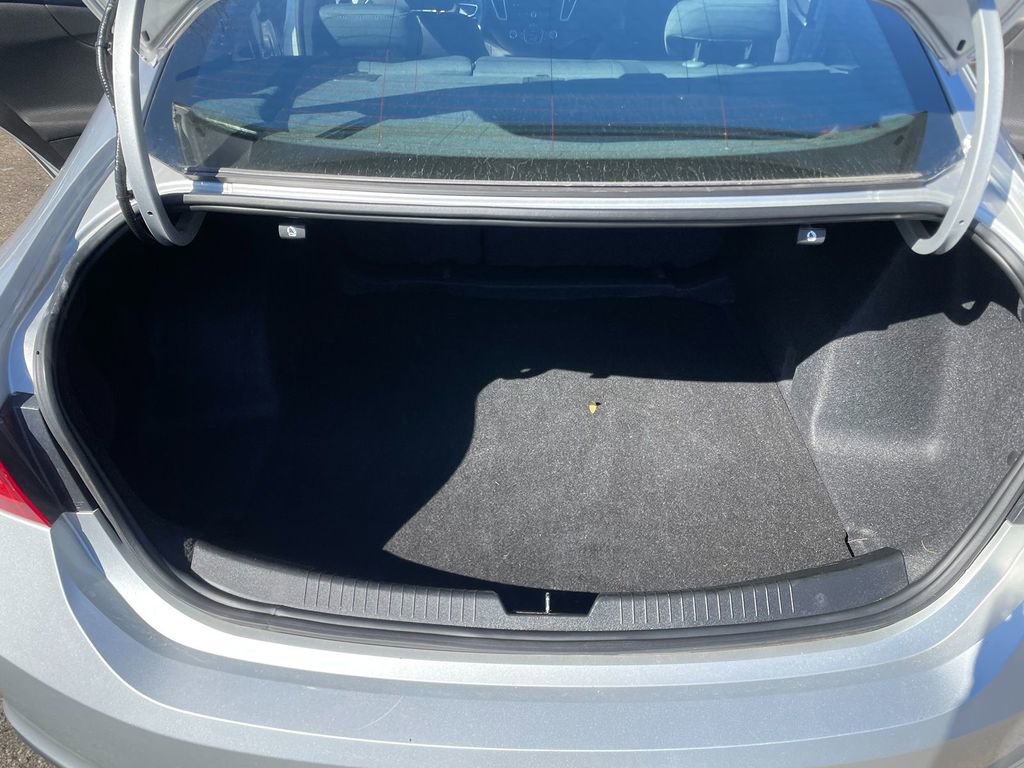 Used 2020 Chevrolet Malibu LS image 25