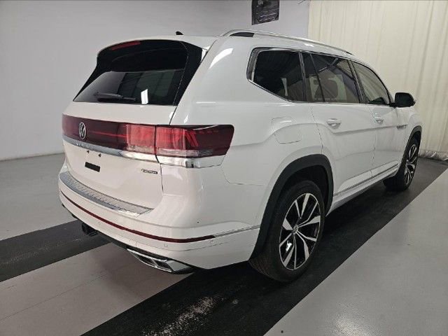 Used 2024 Volkswagen Atlas SEL Premium R-Line image 3