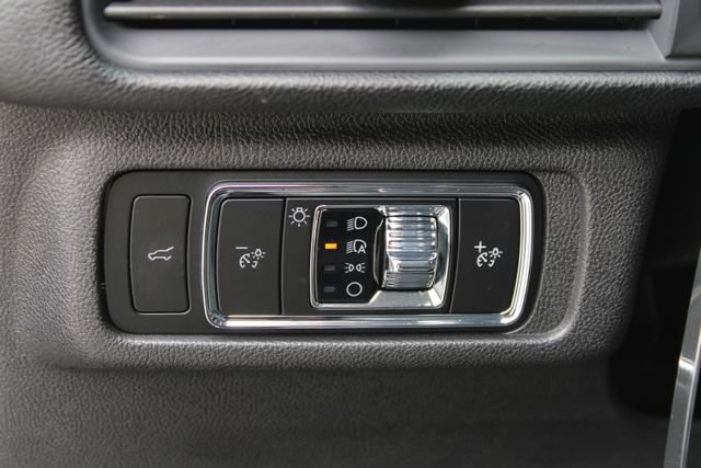 Used 2023 Lincoln Corsair Reserve FWD image 12