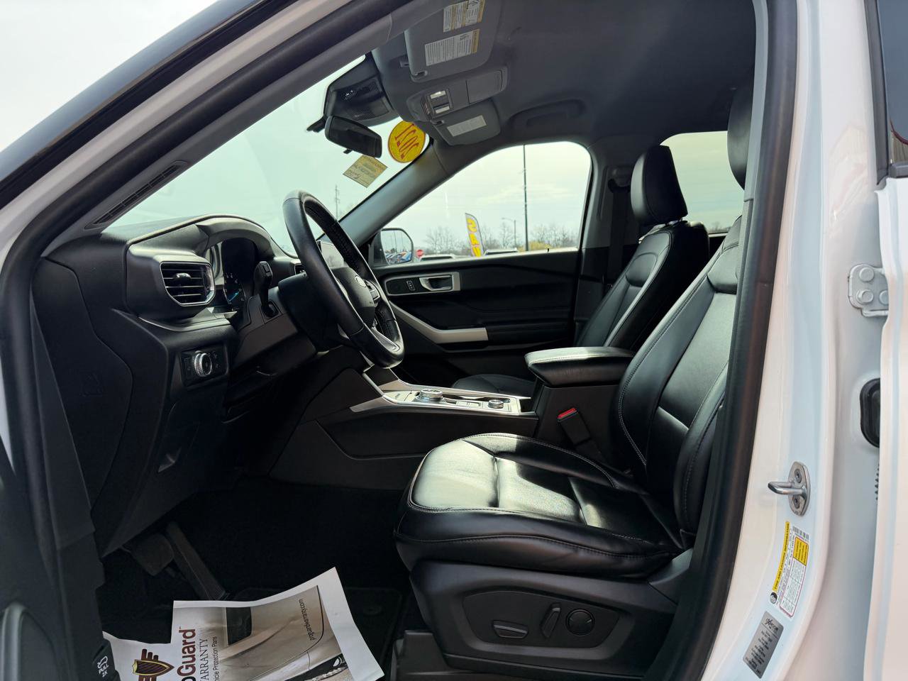 Used 2021 Ford Explorer XLT w/ Equipment Group 202A image 15