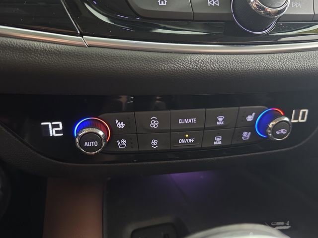 Used 2018 Buick Enclave Avenir w/ Avenir Technology Package AWD/4WD image 15