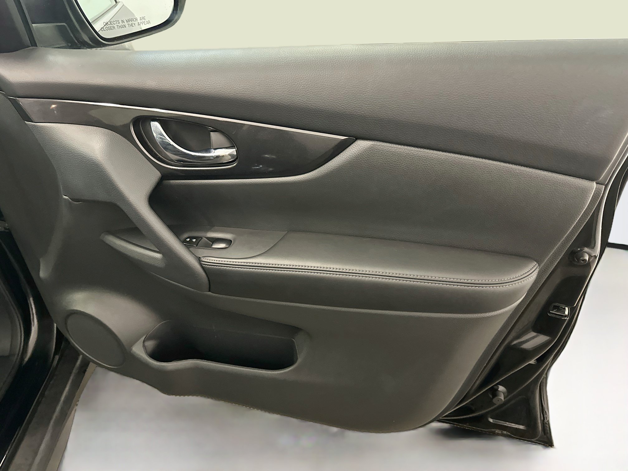 Used 2018 Nissan Rogue SV AWD/4WD image 33