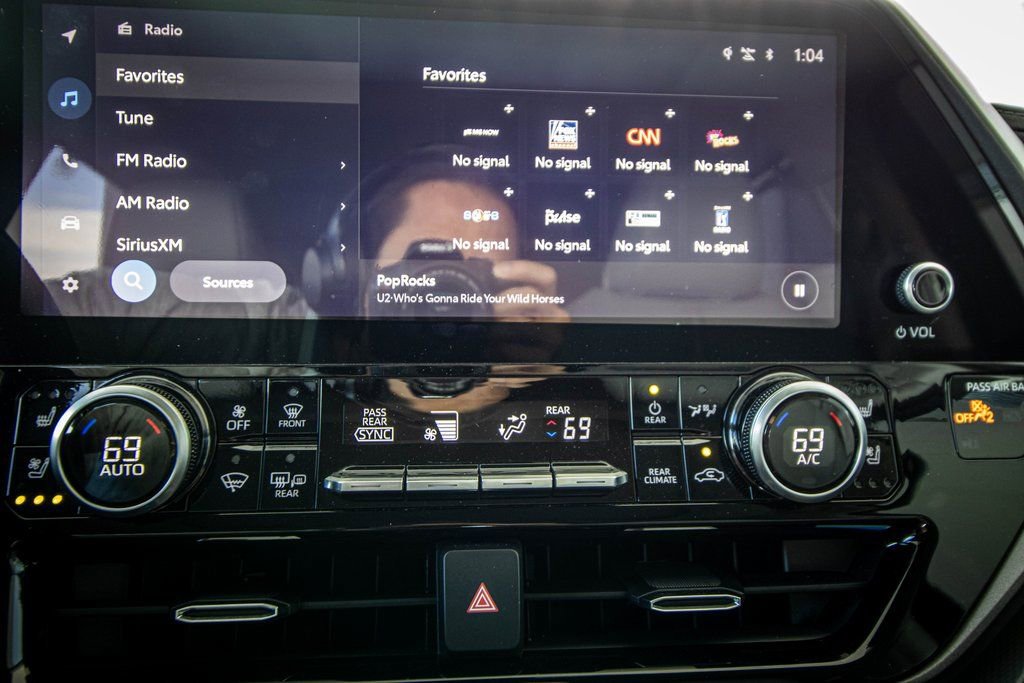 Used 2023 Toyota Highlander Limited image 5