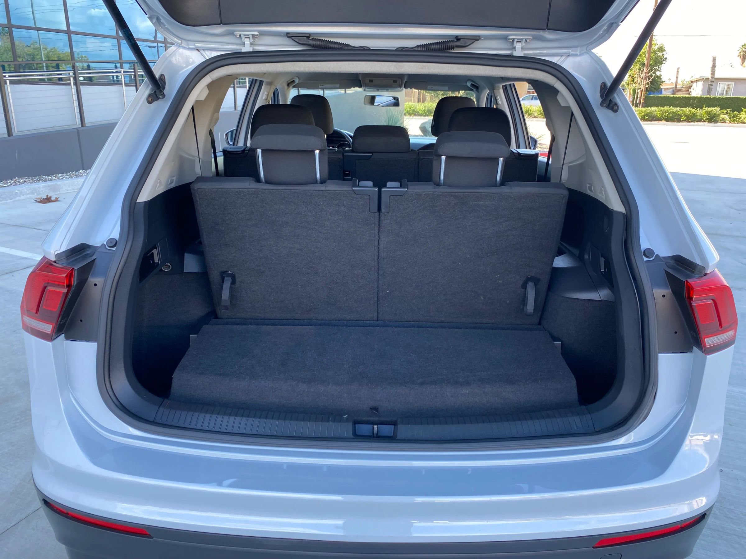 Used 2019 Volkswagen Tiguan S image 28