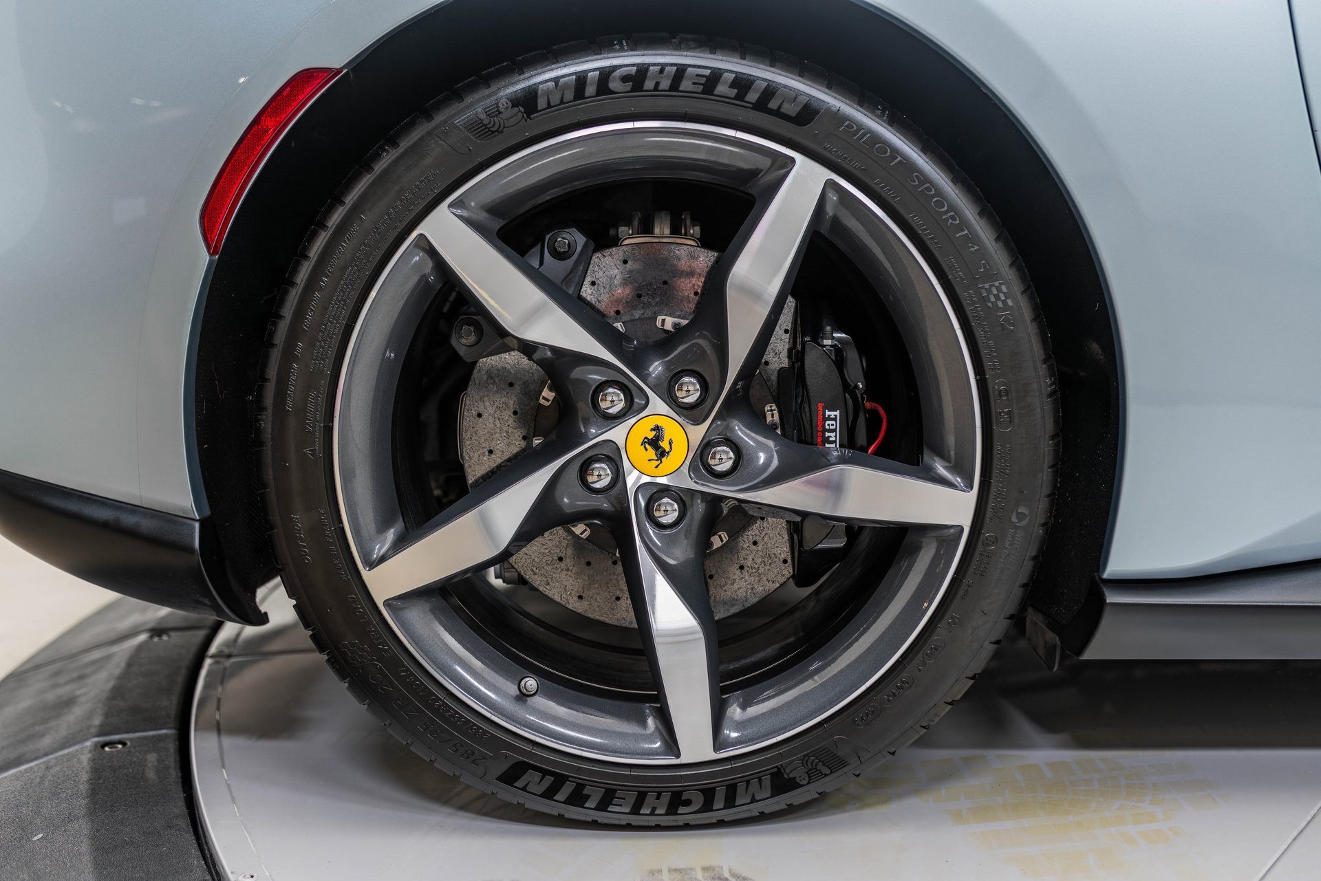 Certified 2022 Ferrari Portofino M image 16