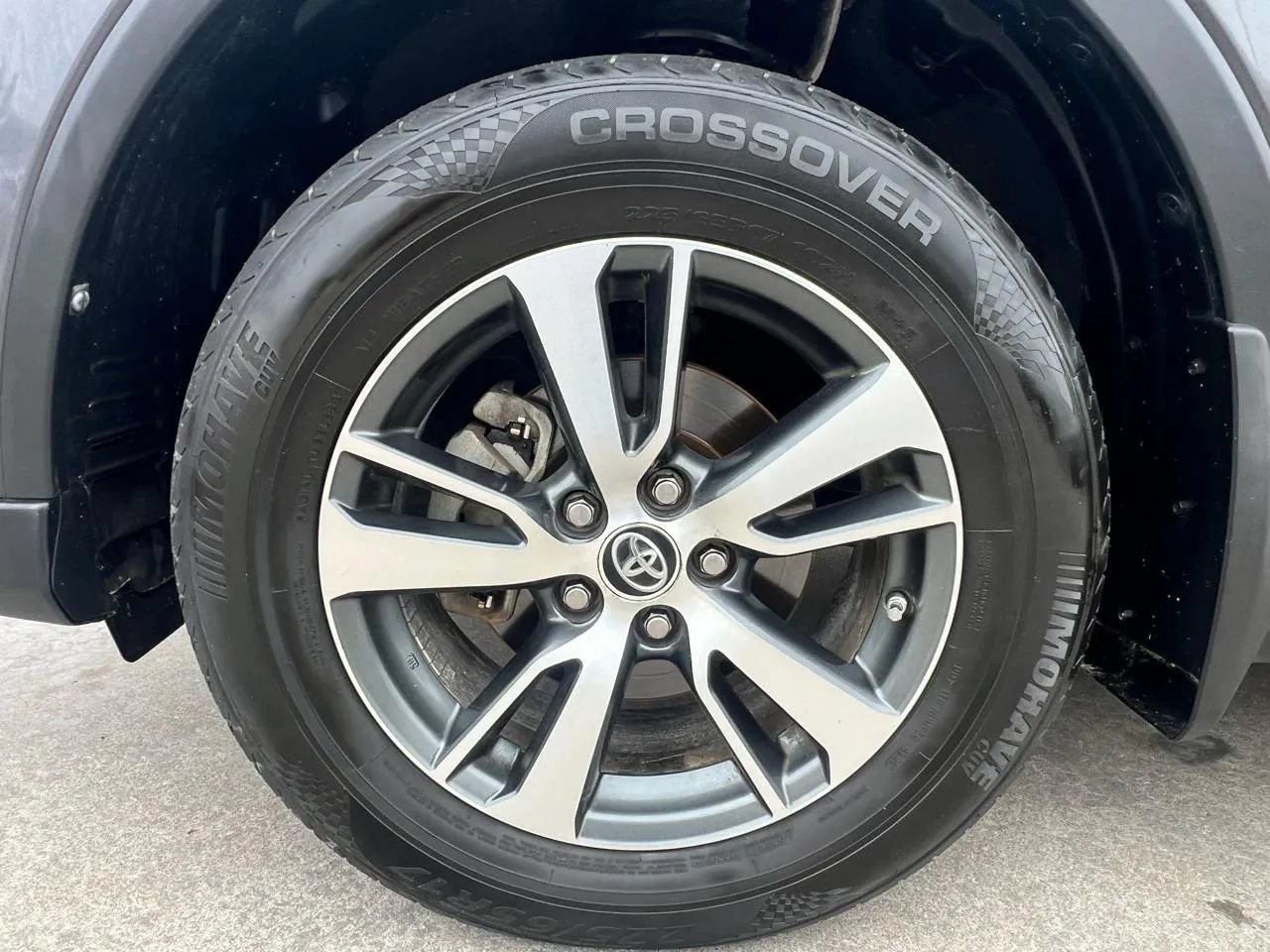 Used 2016 Toyota RAV4 XLE FWD image 40