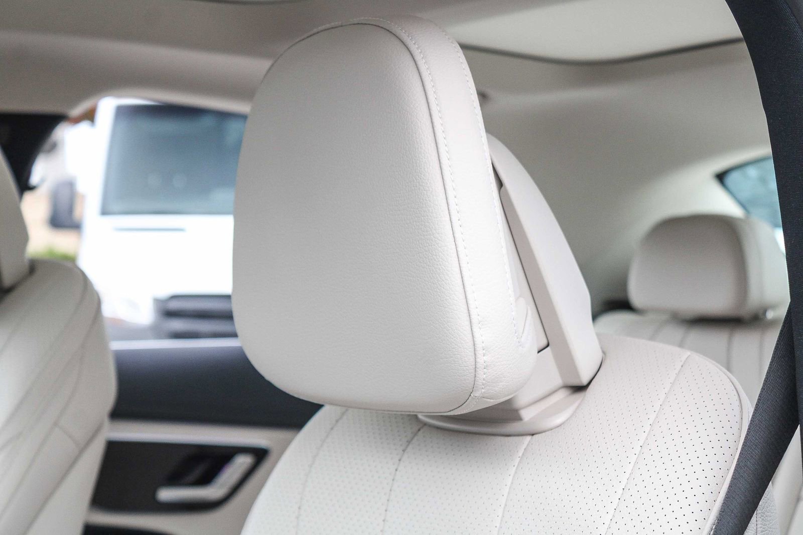 Certified 2025 Mercedes-Benz E 350 4MATIC Sedan image 19