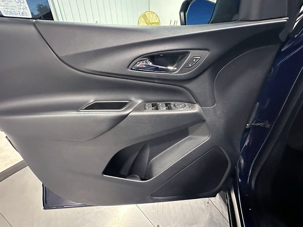 Used 2023 Chevrolet Equinox LT FWD image 19