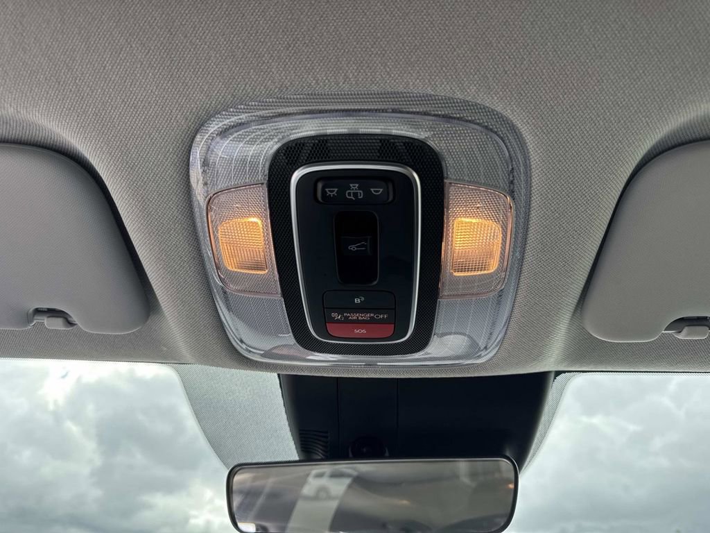 Used 2025 Hyundai Elantra SEL image 48