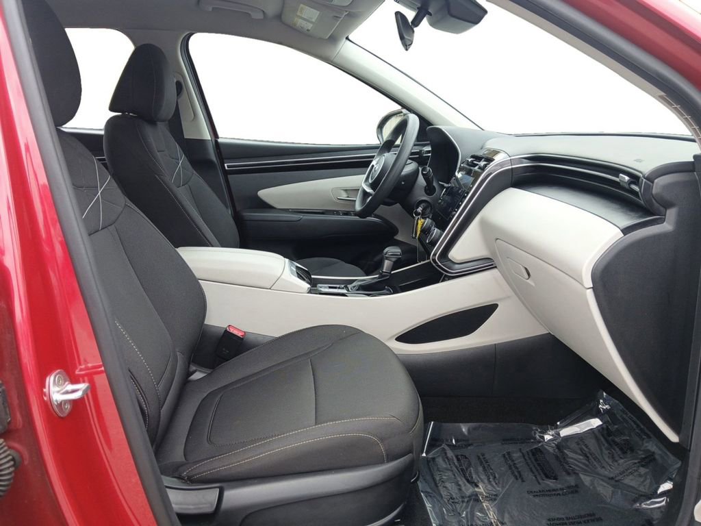 Certified 2023 Hyundai Tucson SE FWD image 15