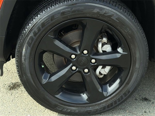 Used 2023 Jeep Grand Cherokee Altitude image 16