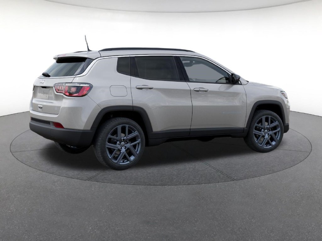 New 2026 Jeep Compass Latitude AWD/4WD image 4