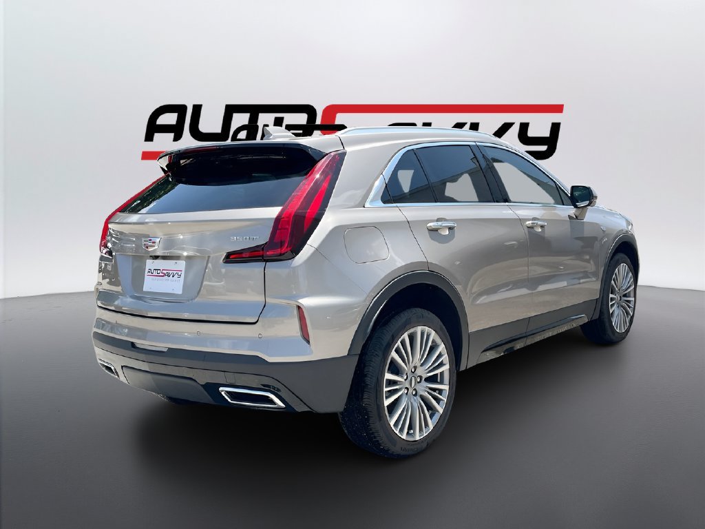 Used 2025 Cadillac XT4 Premium Luxury FWD image 7