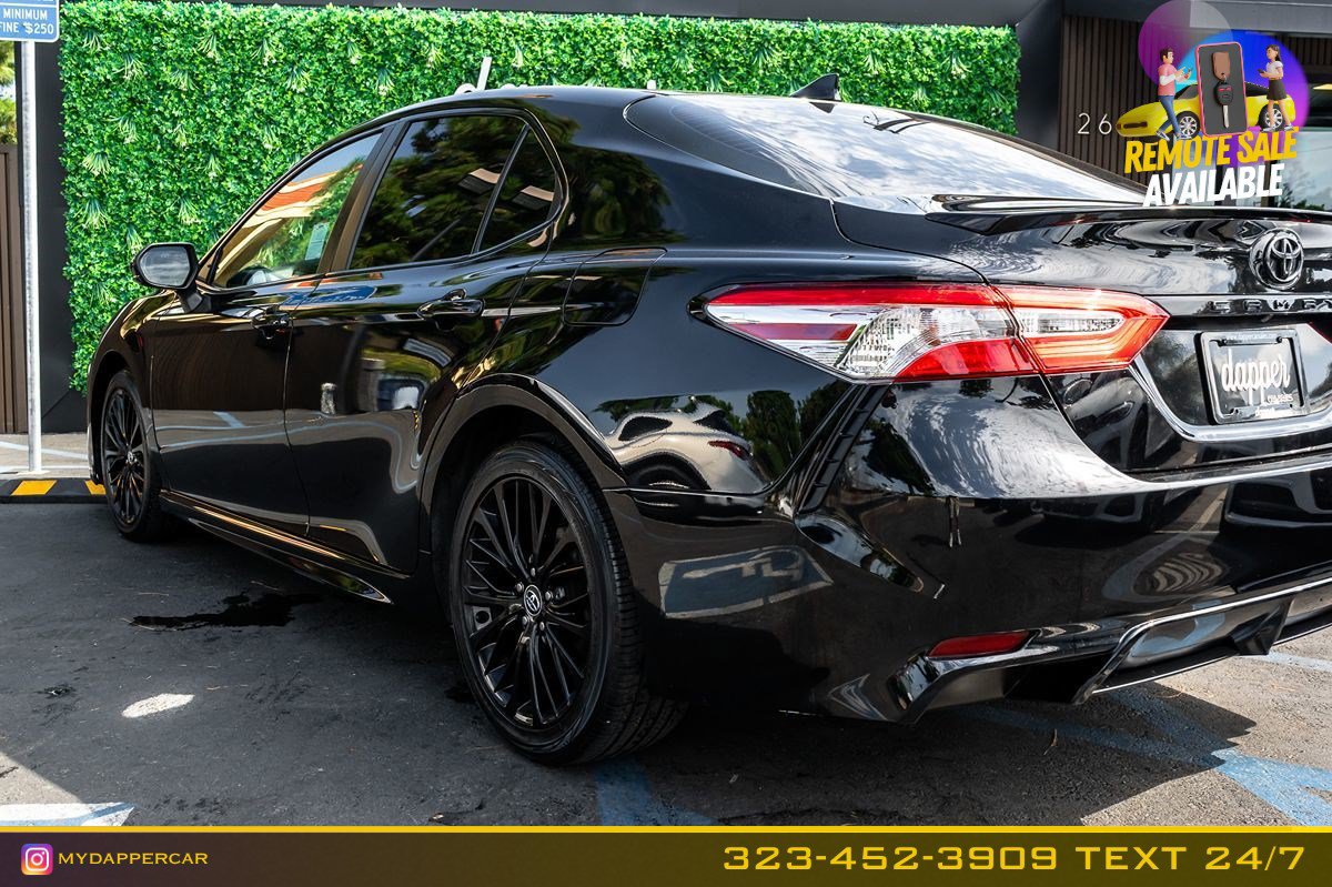 Used 2020 Toyota Camry SE FWD image 9