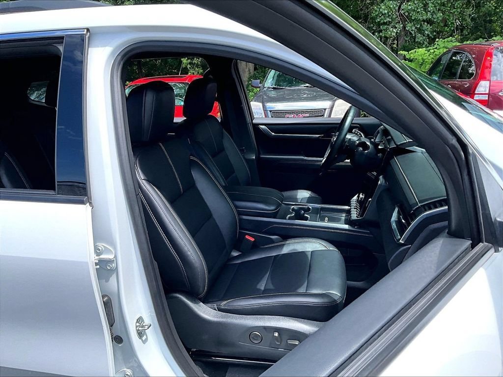 Used 2026 GMC Acadia Elevation w/ Elevation Premium Package AWD/4WD image 11