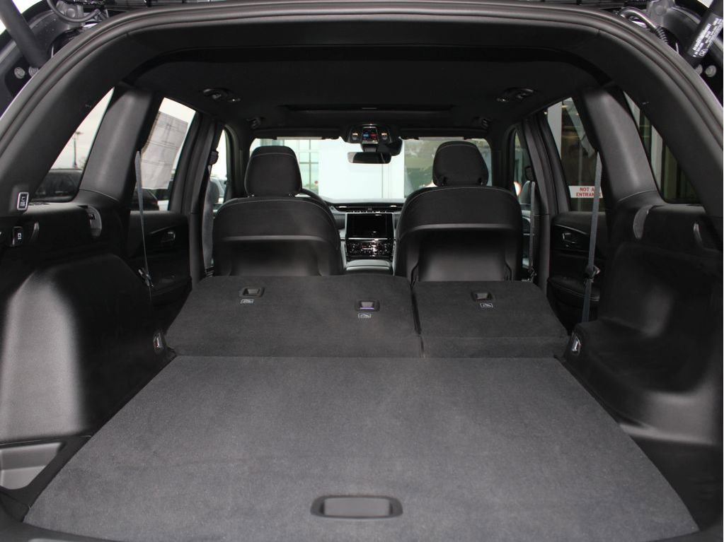 New 2025 Jeep Grand Cherokee Laredo X w/ Luxury Tech Group I image 37