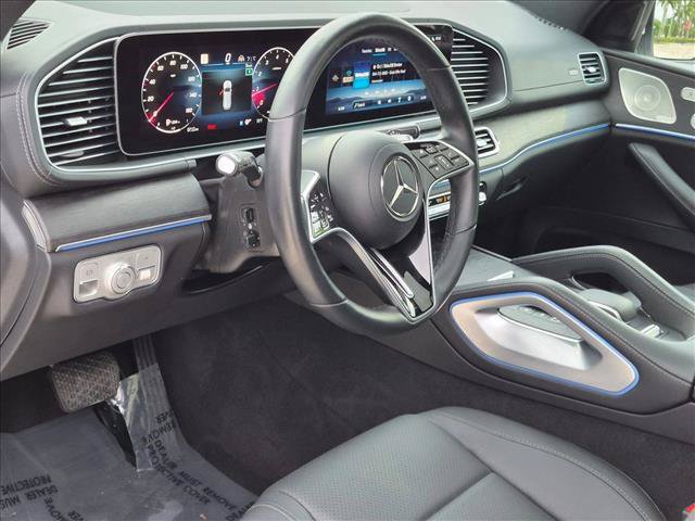 Used 2025 Mercedes-Benz GLS 450 4MATIC image 9