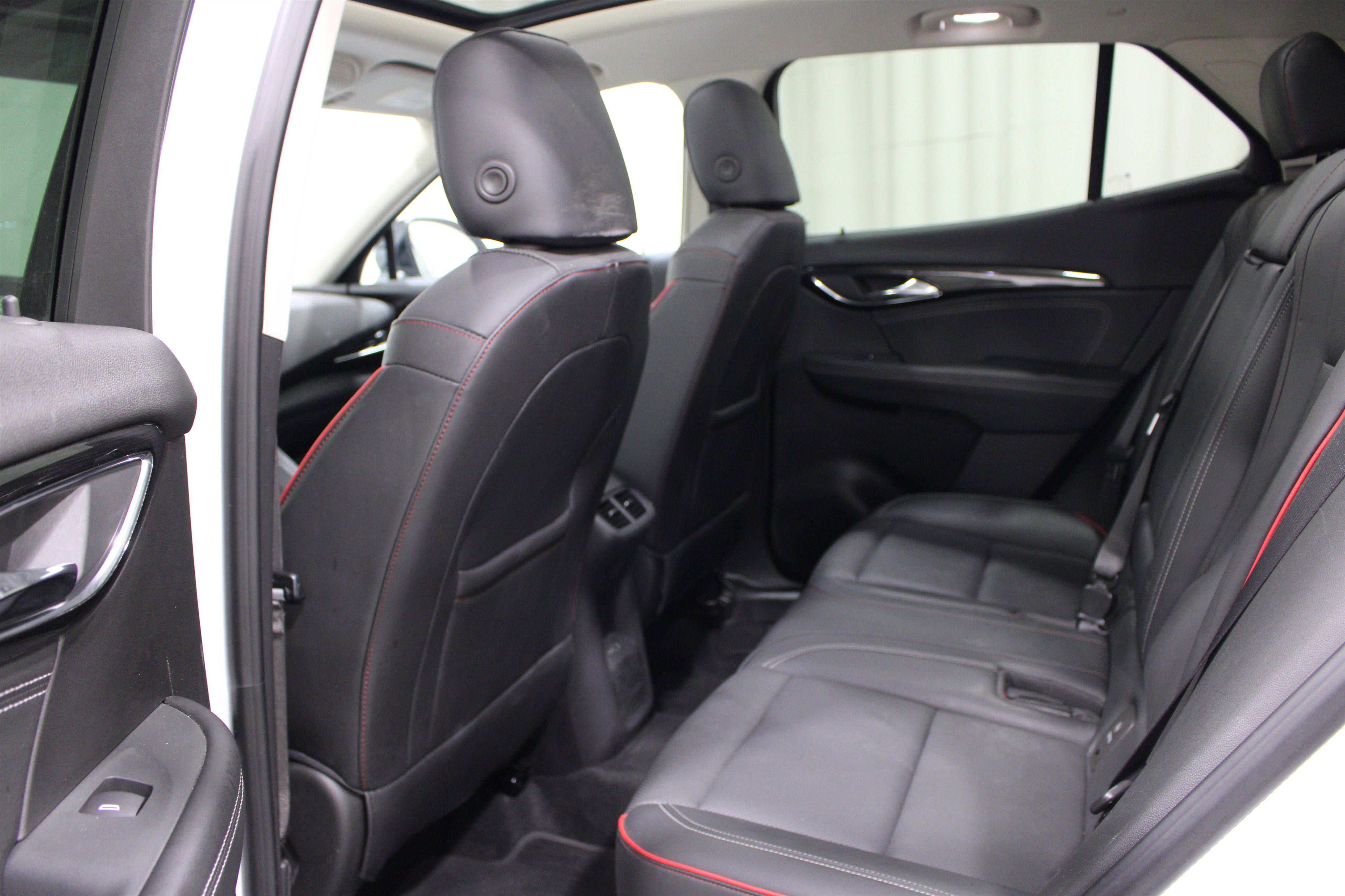 Used 2022 Buick Envision Essence w/ Technology Package II image 19