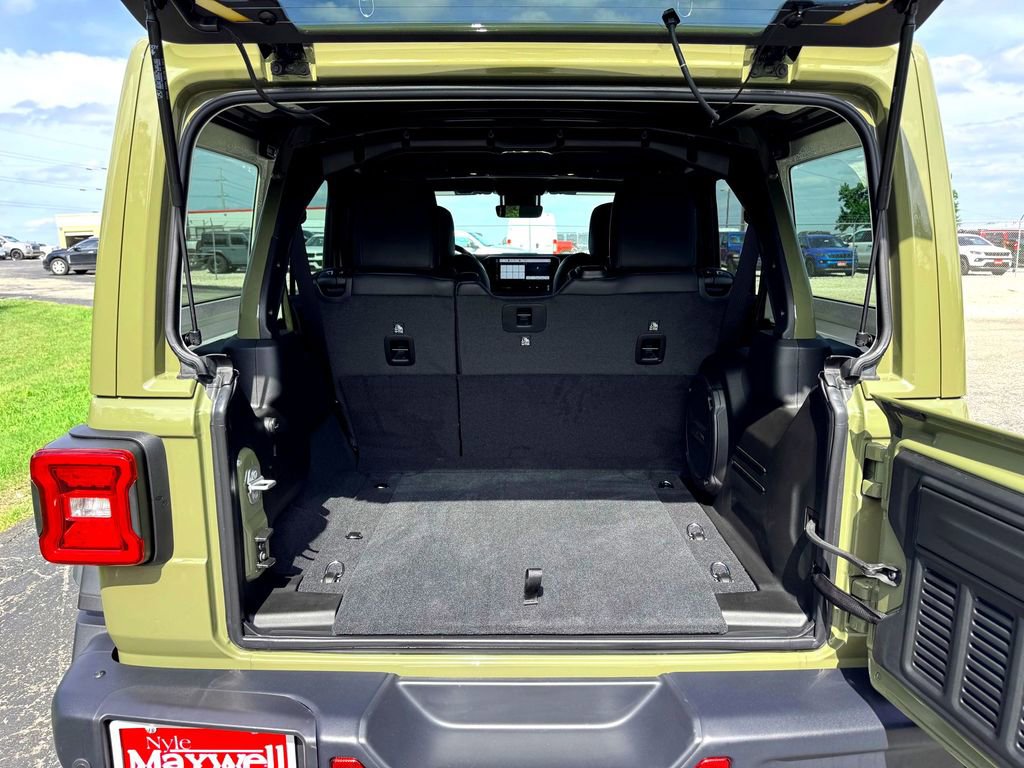 New 2026 Jeep Wrangler Unlimited Rubicon 392 w/ Quick Order Package 27X Moab AWD/4WD image 12