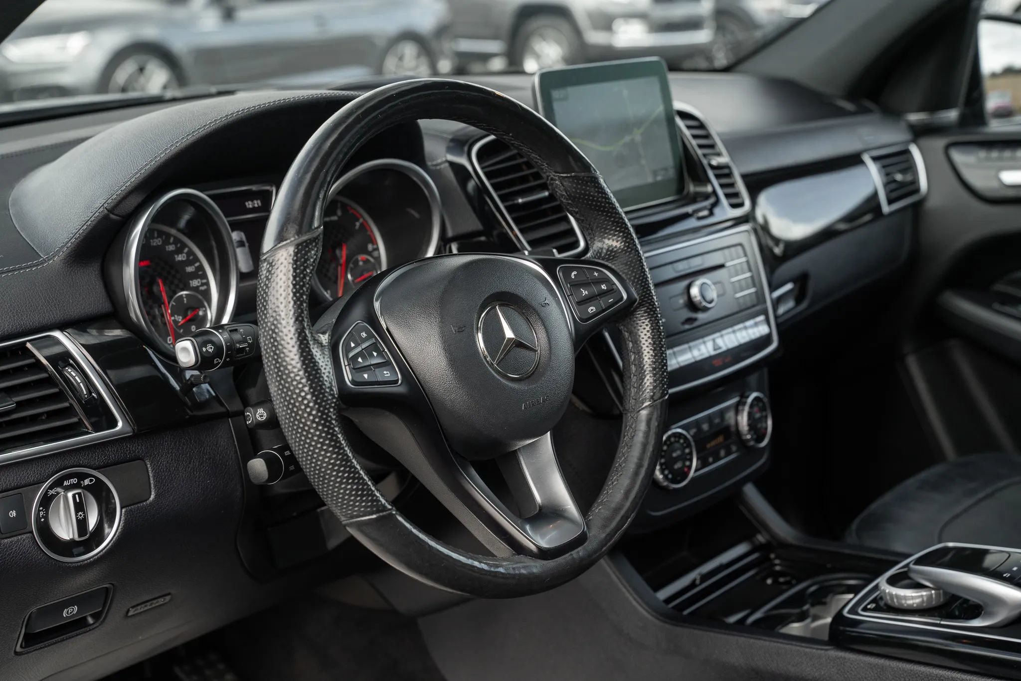 Used 2018 Mercedes-Benz GLE 43 AMG 4MATIC w/ Premium 2 Package image 18