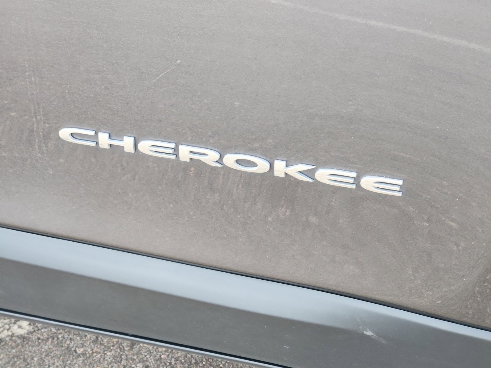 Used 2019 Jeep Cherokee Limited w/ Technology Group image 24