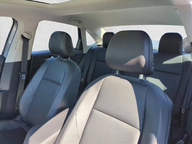 Used 2019 Volkswagen Jetta SE w/ Cold Weather Package FWD image 27