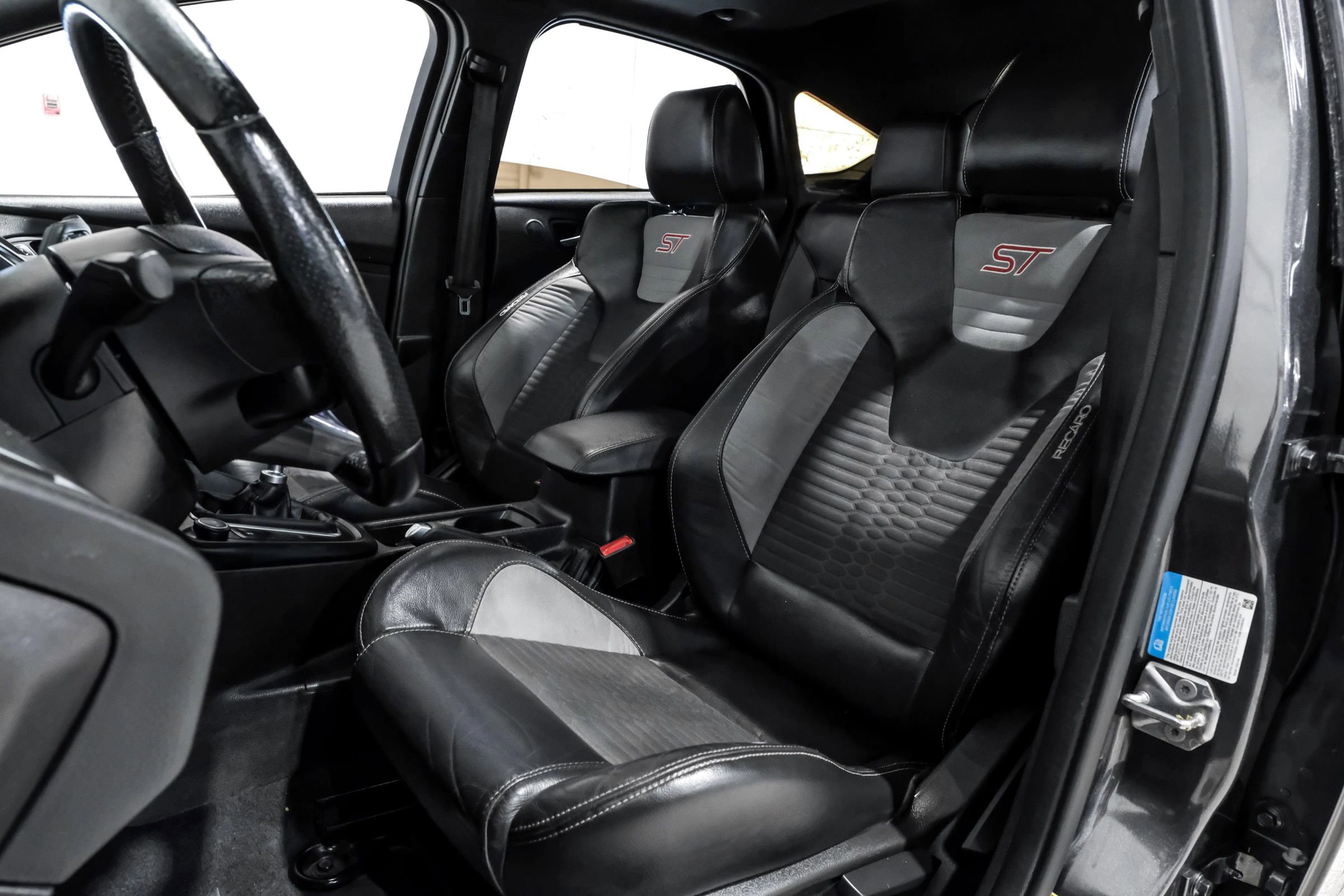 Used 2015 Ford Focus ST w/ Equipment Group 401A image 38