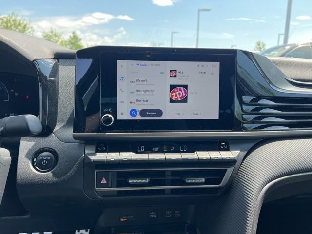 Used 2025 Toyota Camry SE FWD image 16