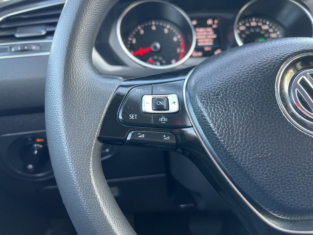 Used 2019 Volkswagen Tiguan S image 39