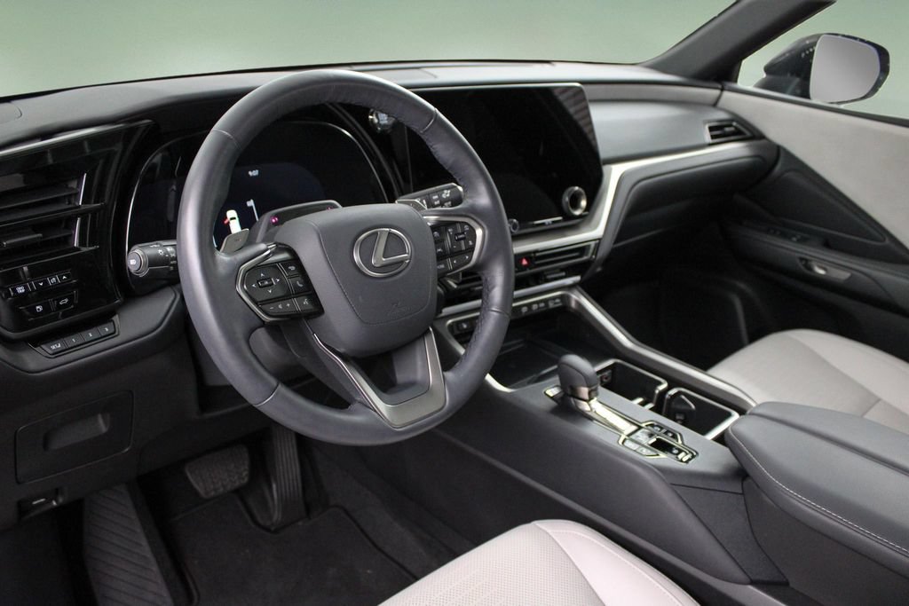 Used 2025 Lexus TX 350 AWD w/ Technology Package image 2