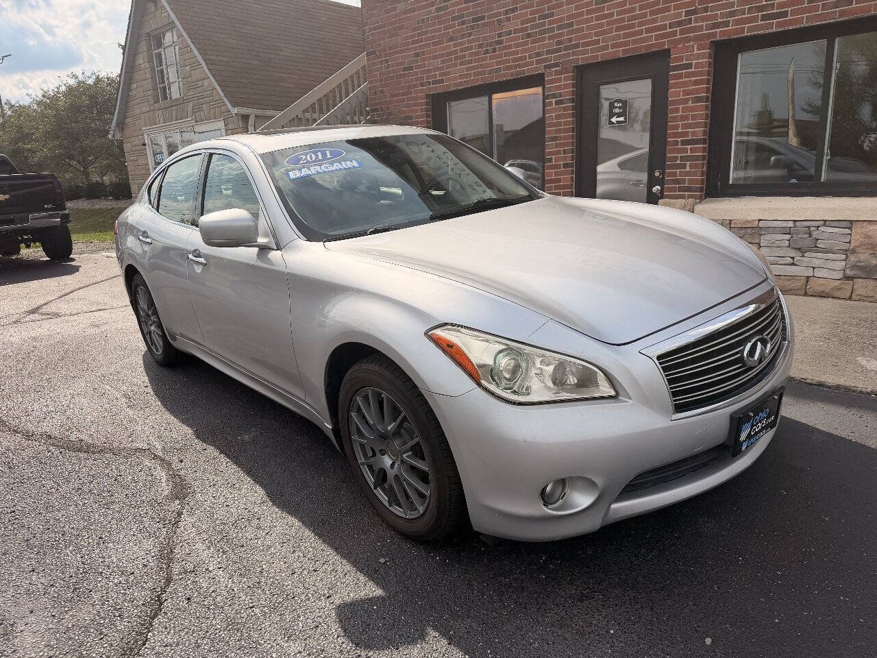 Used 2011 INFINITI M37 x w/ Premium Pkg AWD/4WD image 2