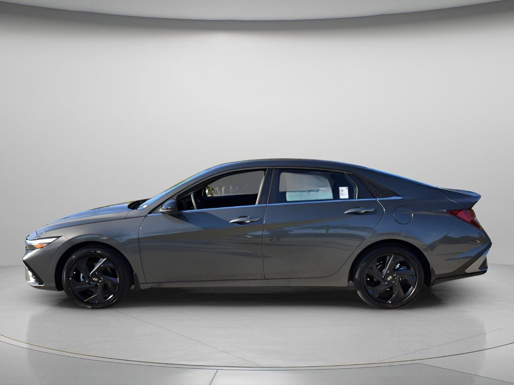 New 2026 Hyundai Elantra SEL Sport Premium FWD image 2