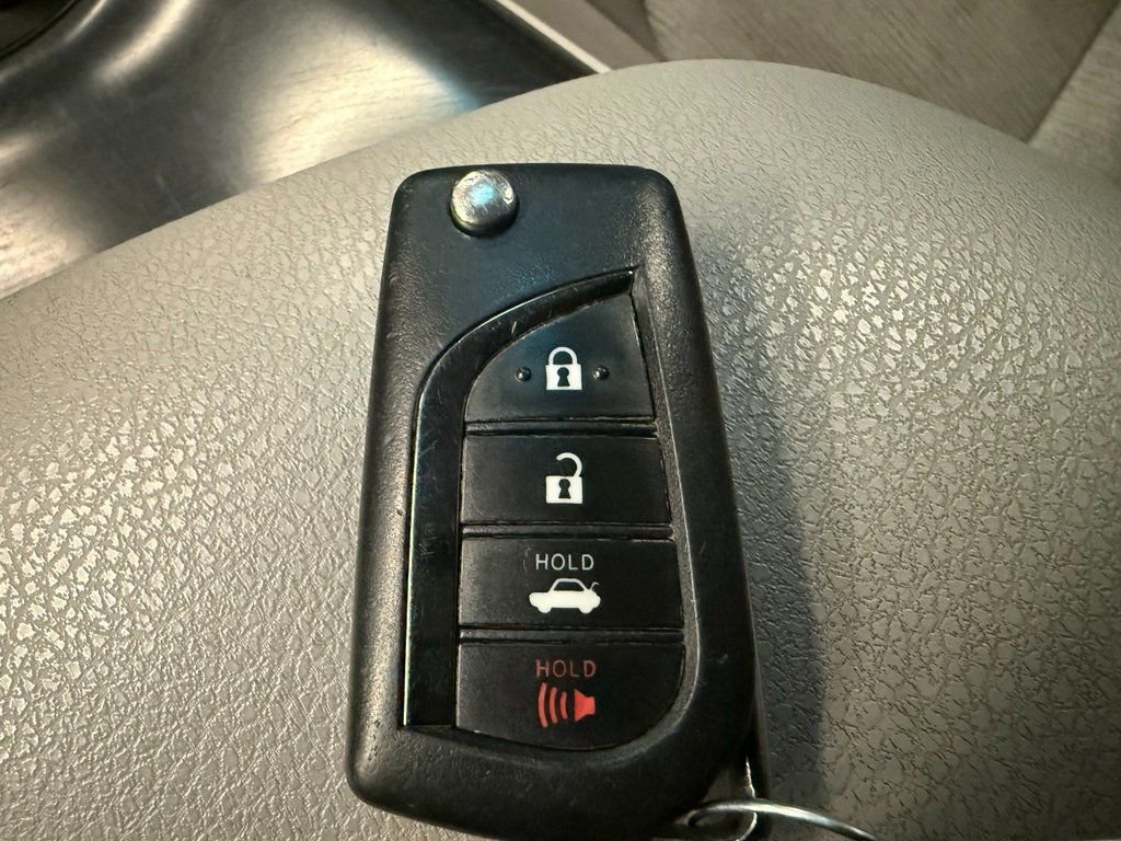 Used 2018 Toyota Camry LE FWD image 16
