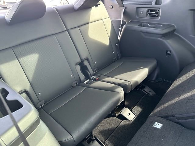 Used 2025 Hyundai Santa Fe Limited AWD/4WD image 13
