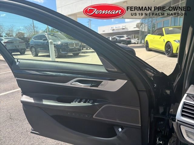 Used 2019 BMW 750i w/ Executive Package image 8