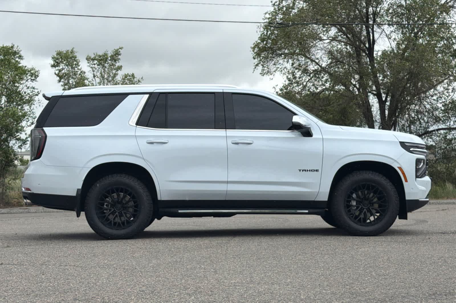 Used 2026 Chevrolet Tahoe Premier w/ Sun And Tow Package AWD/4WD image 8