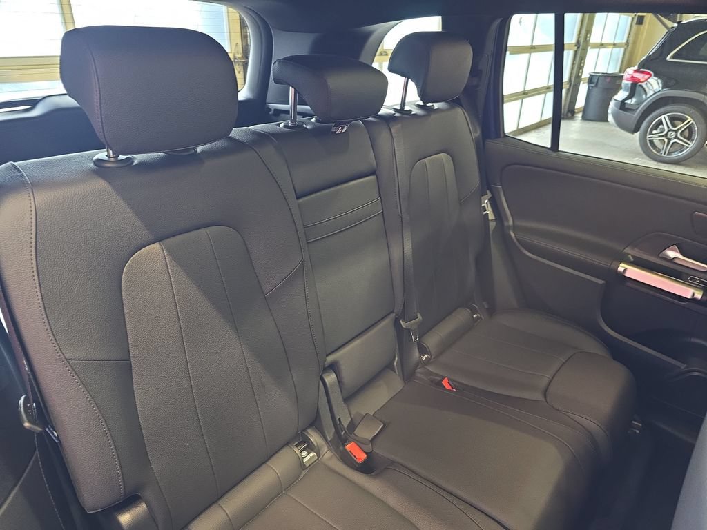 Used 2026 Mercedes-Benz GLB 250 image 13