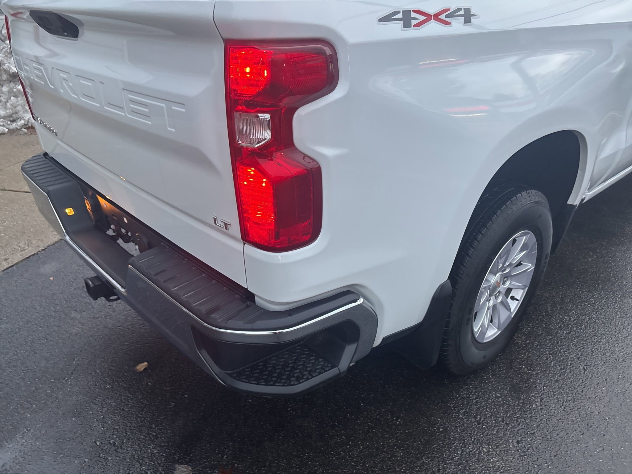 Used 2025 Chevrolet Silverado 1500 LT w/ Protection Package AWD/4WD image 4