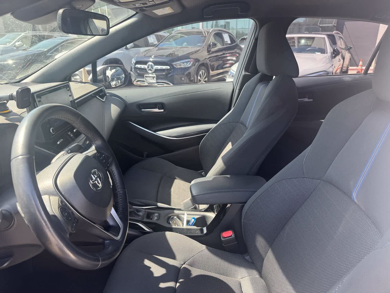 Used 2022 Toyota Corolla SE w/ Carpet Mat Package (TMS) FWD image 6