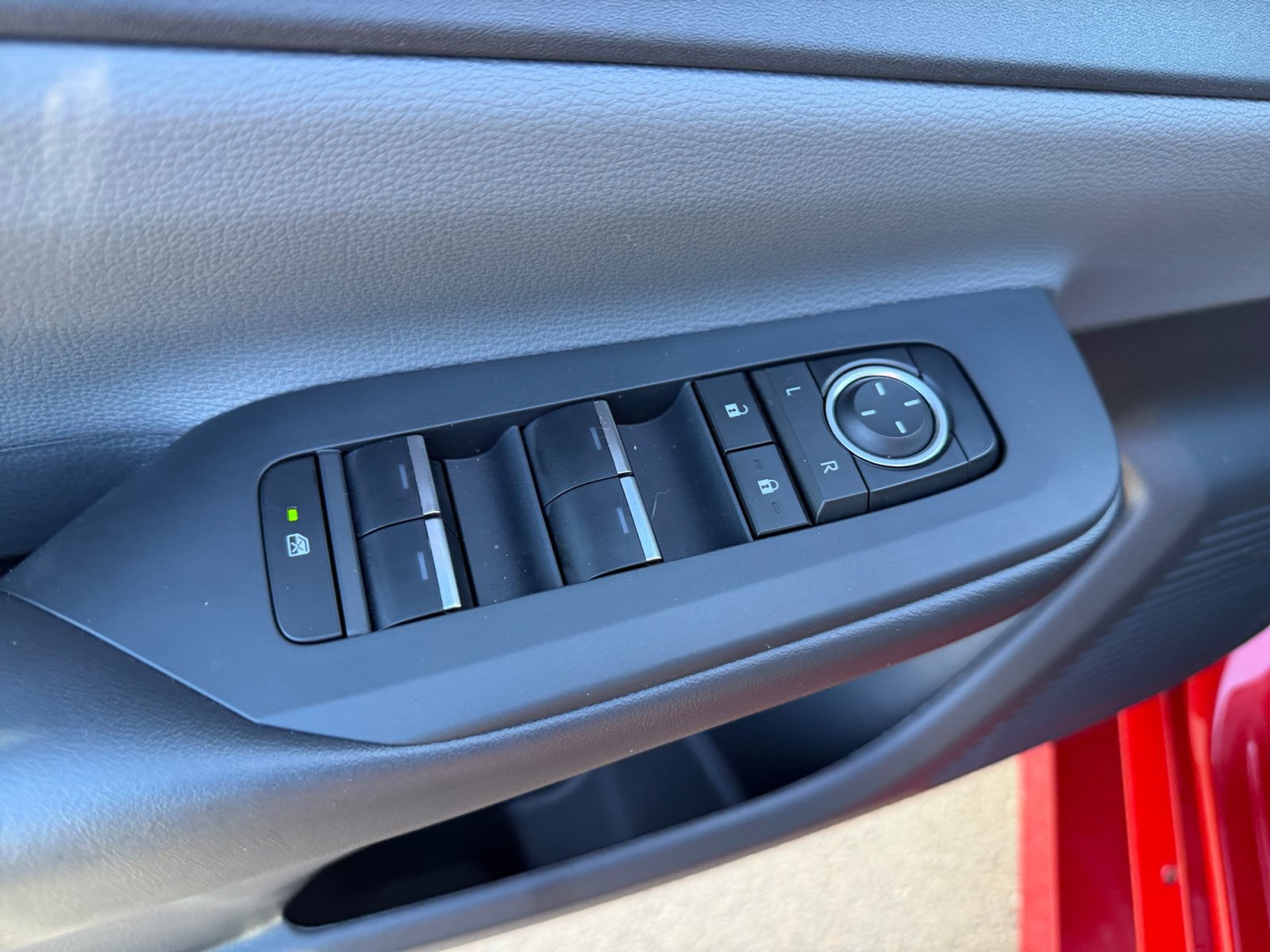Used 2026 Toyota Prius XLE FWD image 17