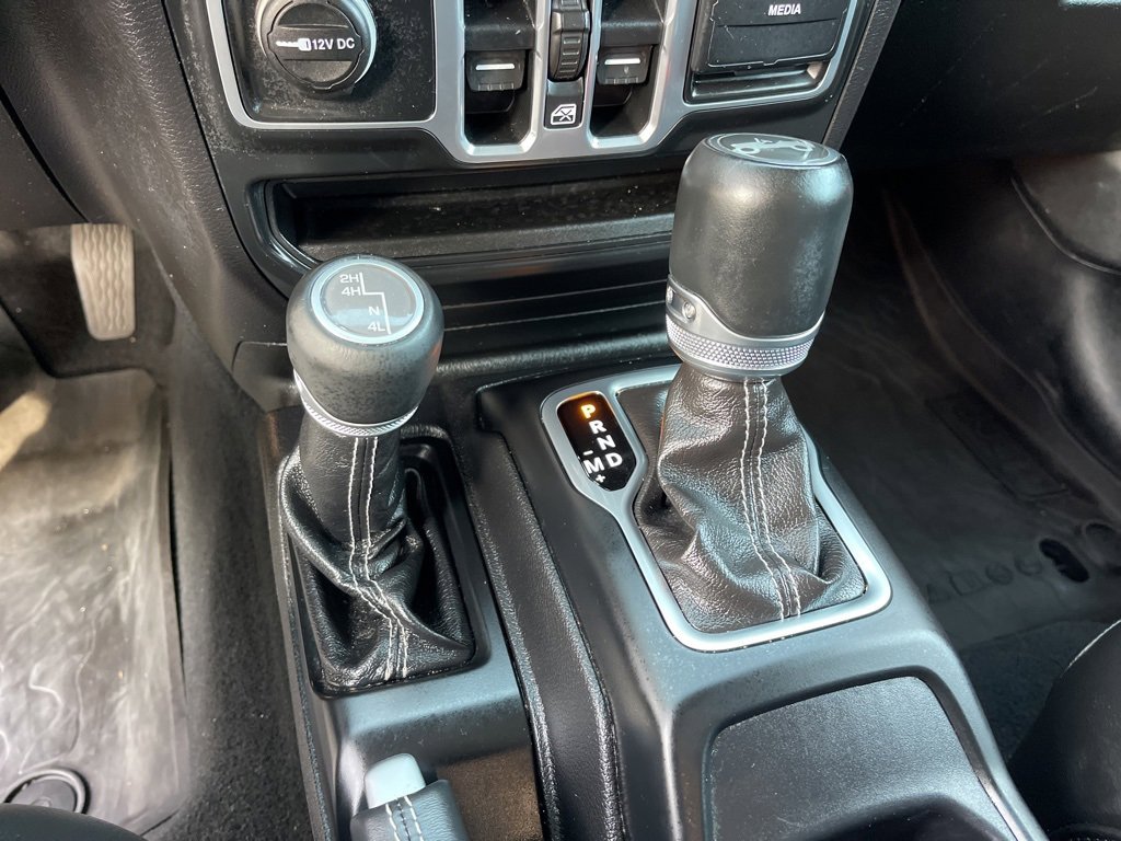 Used 2018 Jeep Wrangler Unlimited Sahara image 14